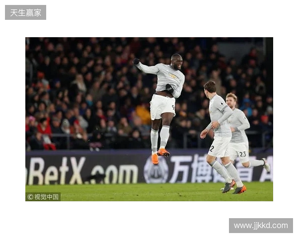 记者：18岁前锋莱西未入选曼联本场名单，阿莫林决定征召舍什科